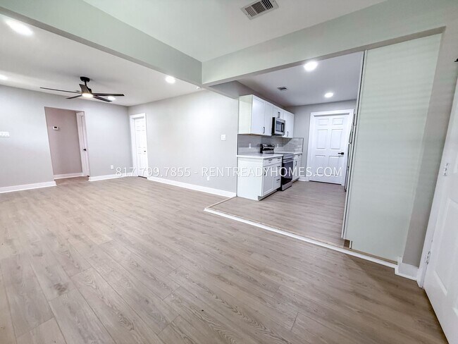 Photo - 4110 Wynona St House