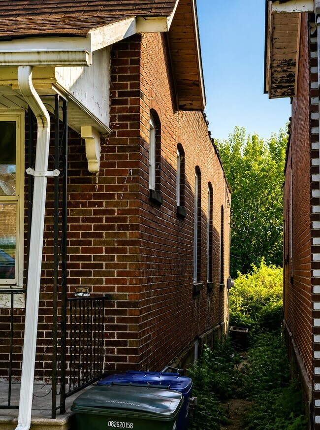 Building Photo - 4920 San Francisco Ave