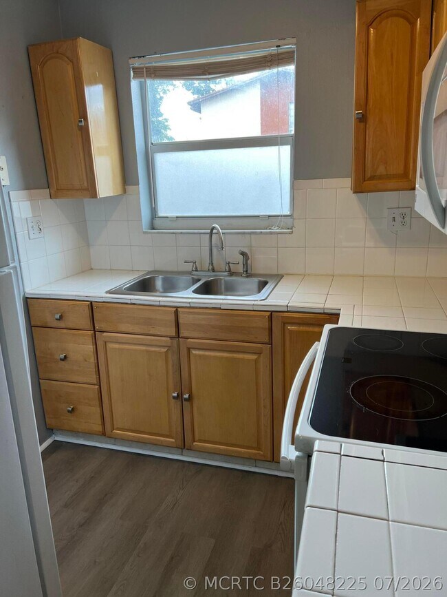 Building Photo - 20 SW 108th Ave