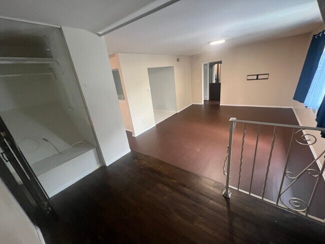 Foto del edificio - 161 Evergreen Rd