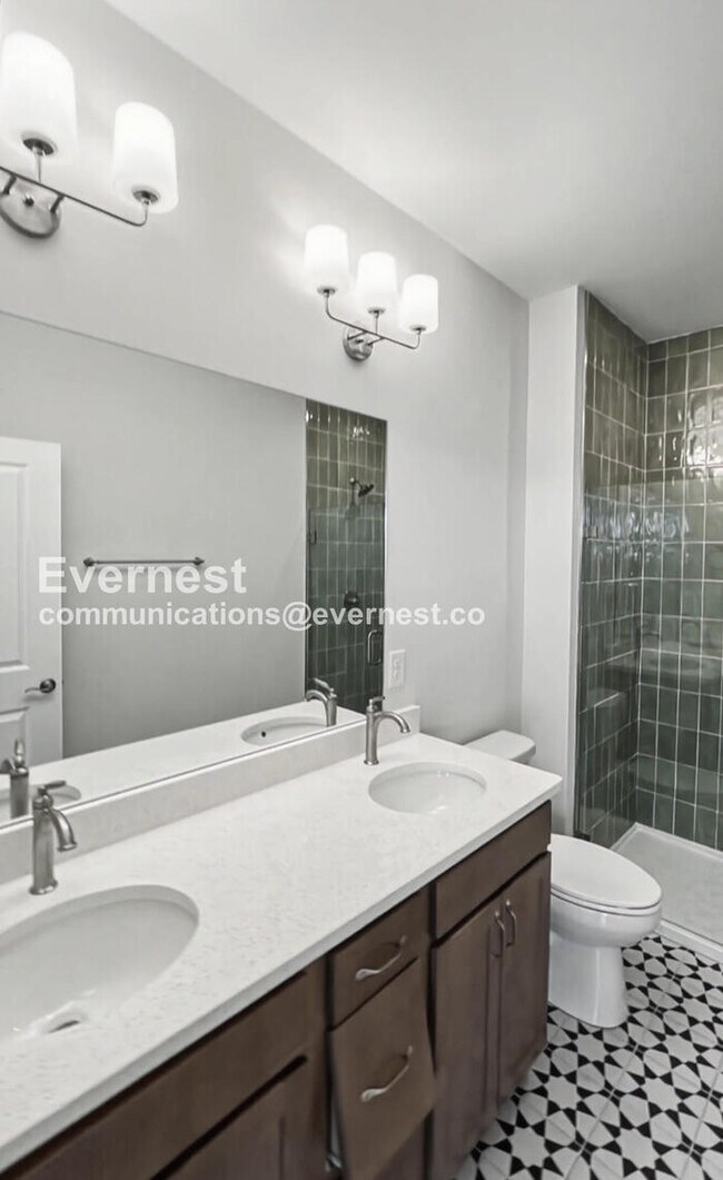 Building Photo - 2 Bed/2.5 Bath Townhome with Garage / Pet-Friendly / Available Now!