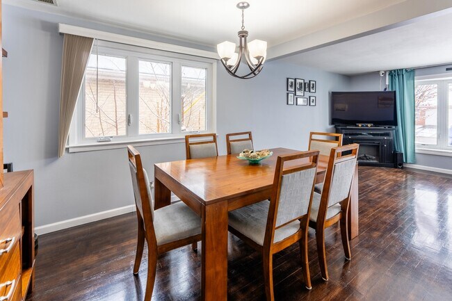 Building Photo - 4146 W 79th Pl