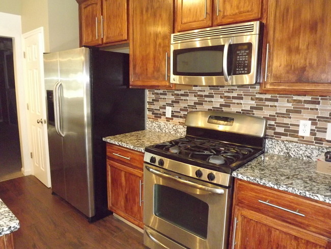 Building Photo - 2711 Laurelwood Ct