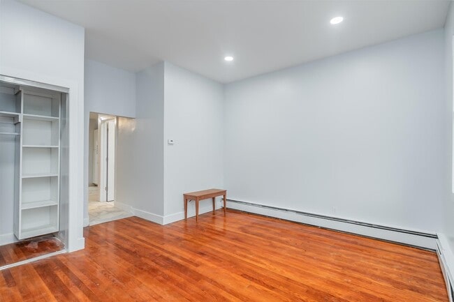 Building Photo - 25 W 10th St