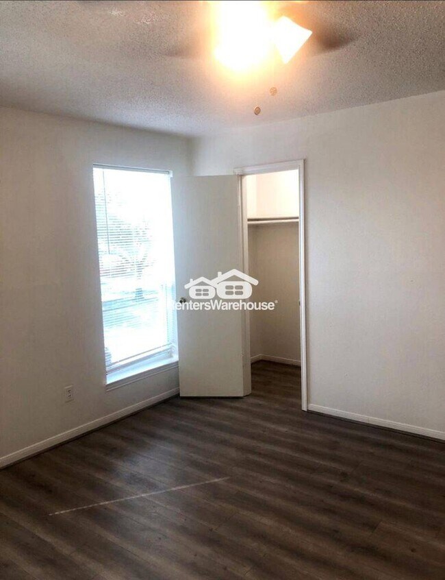 Foto del edificio - 6456 Kentwick Dr