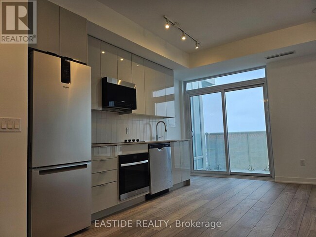 Building Photo - 498-2498 Caldari Rd