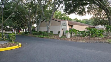 Building Photo - 2025 Sylvester Rd