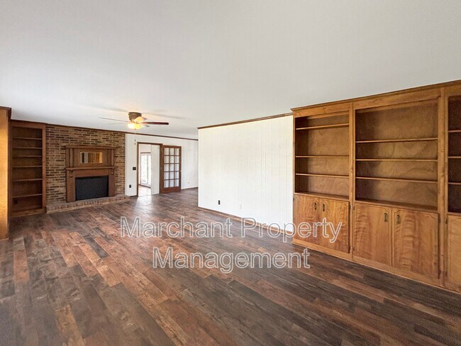 Foto del edificio - 601 Fairview Church Rd