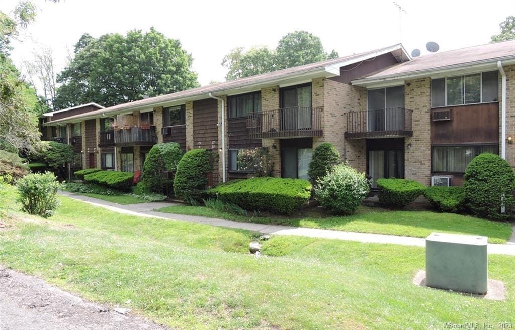 49 Acorn St Unit 49, Bridgeport, CT 06606 Condo for Rent in