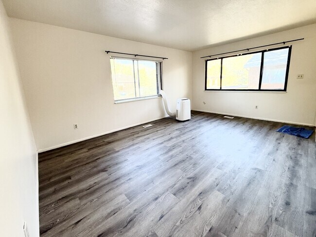 Foto del edificio - 445 E 800 N St