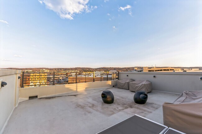 Foto del edificio - Stunning Carriage Home in the King of Prussia Town Center