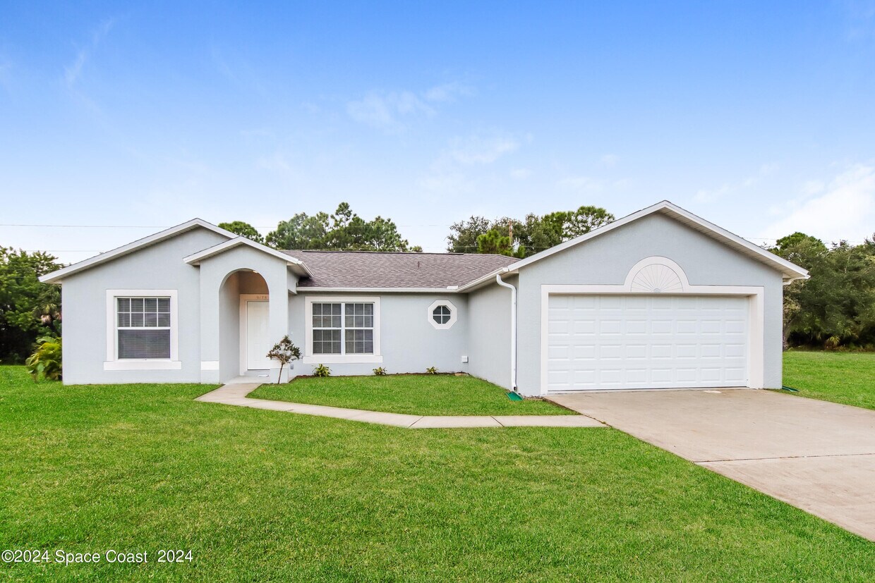 Primary Photo - 9175 102nd Ave