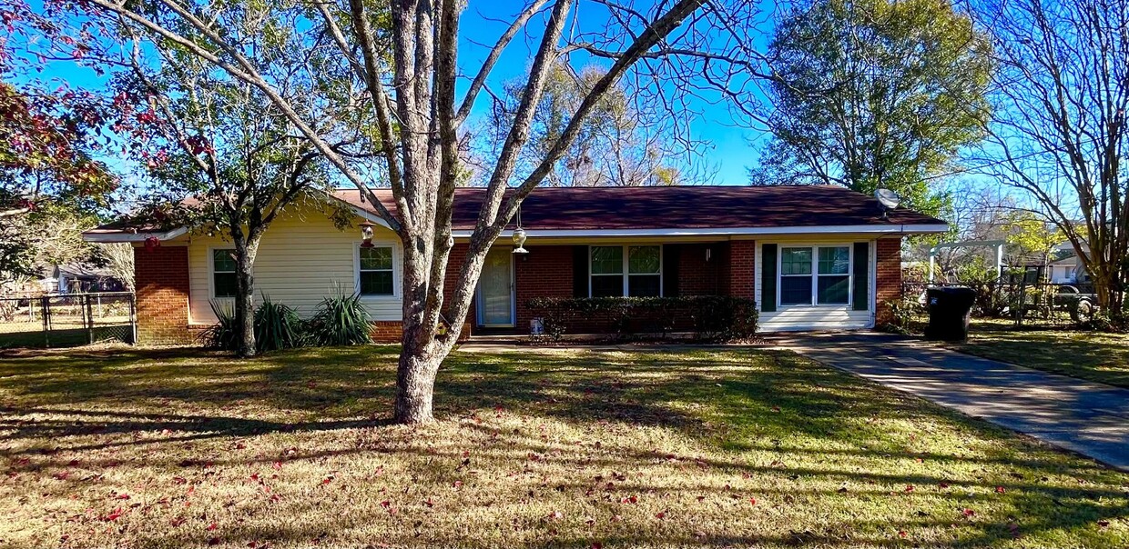 Primary Photo - Available now FOR RENT in Headland, AL!!