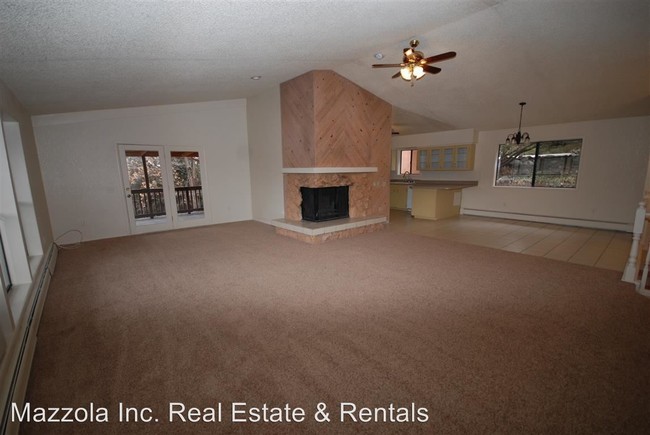 Building Photo - 65 Manana Dr