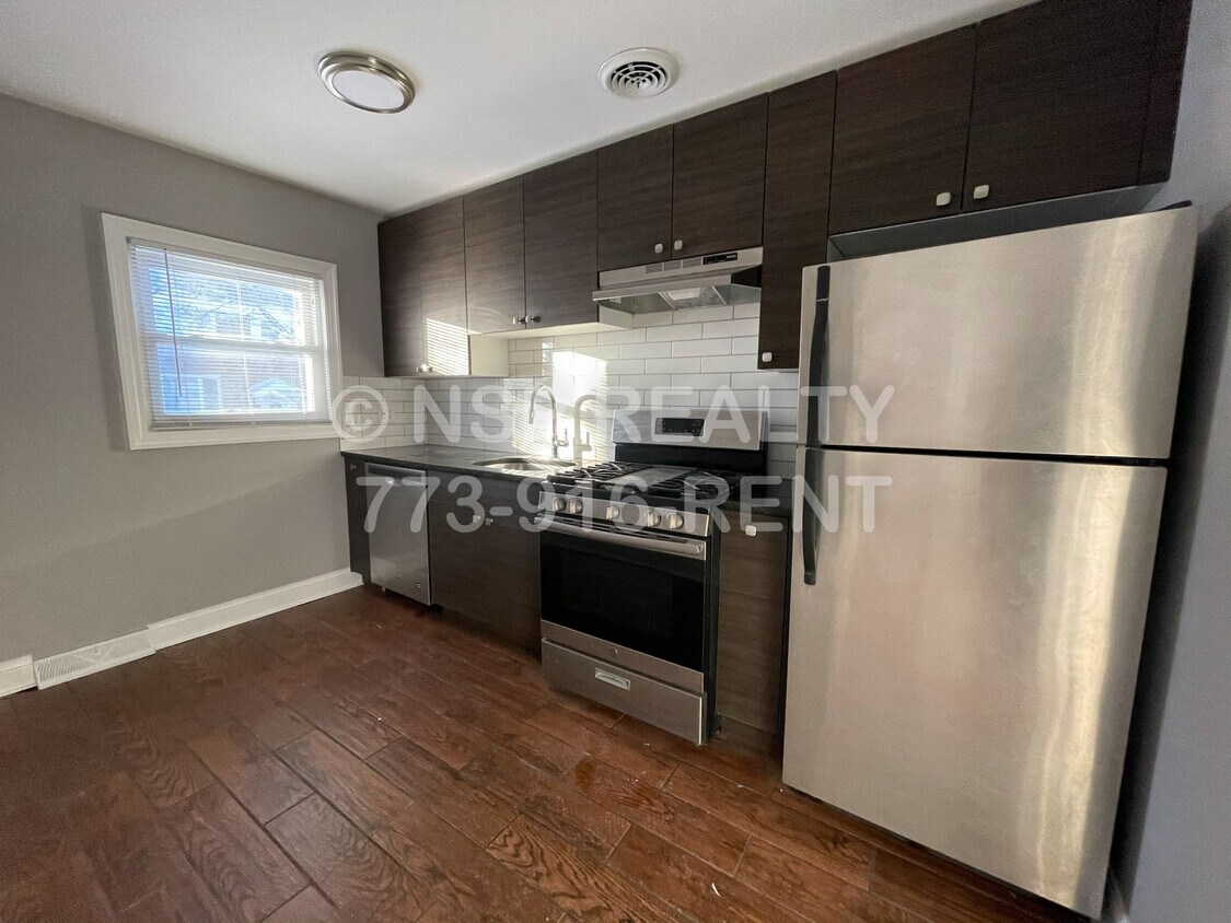 Primary Photo - 1141 Deerfield Rd