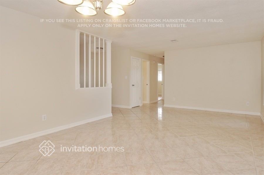 Foto del edificio - 1425 Croydon Dr