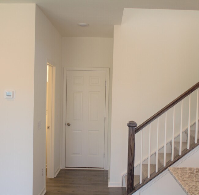 Foto del edificio - 4671 Wesmar Ct