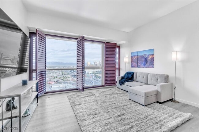 Building Photo - 4471 Dean Martin Dr