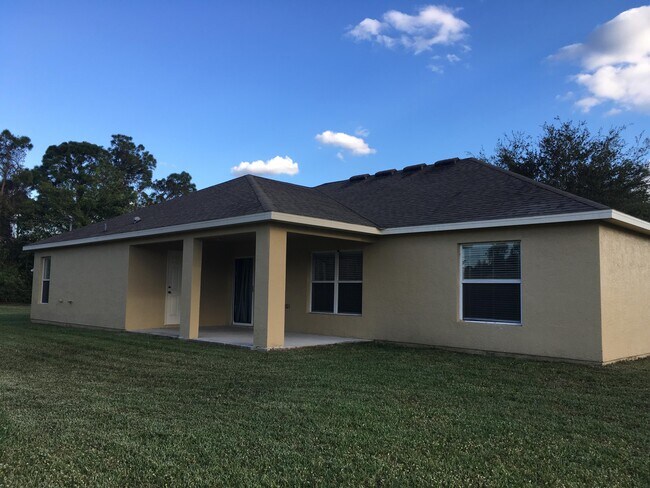 Building Photo - 785 SW Arkansas Terrace