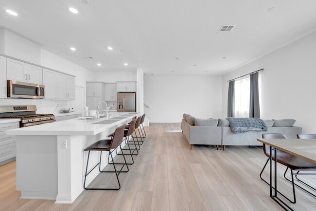 Foto del edificio - 2027 Bluestone Cir