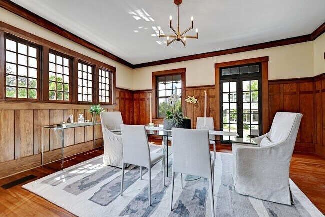 Building Photo - 1201 Travis Heights Blvd