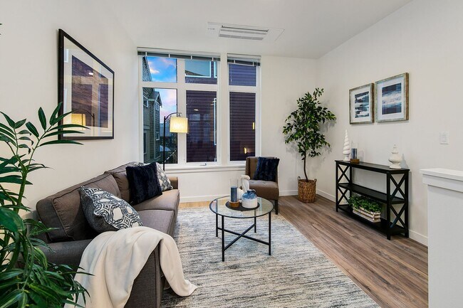 Building Photo - New Designer 3 BED 2 BATH Townhome for Rent