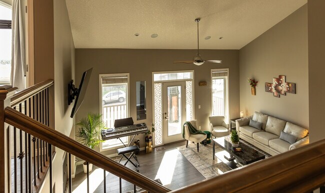 Photo du bâtiment - 581 W Park Dr