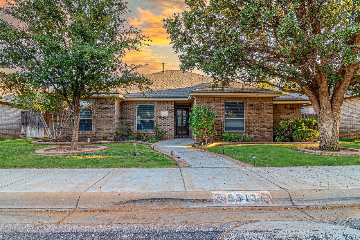 Primary Photo - 5513 Rio Grande Ave