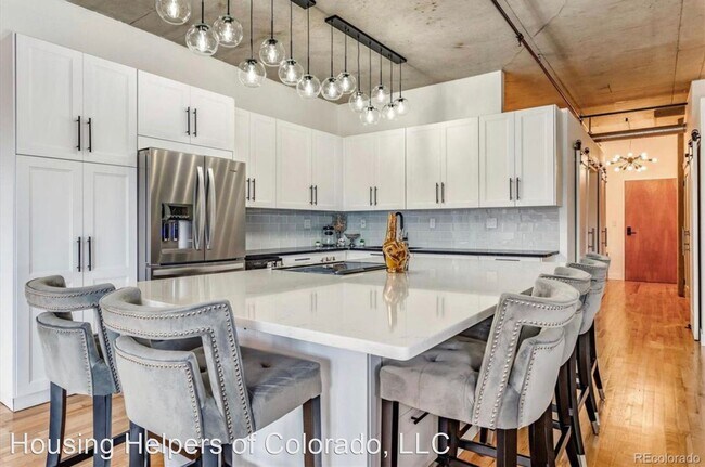Building Photo - 2 br, 2 bath House - 1499 Blake St 3M