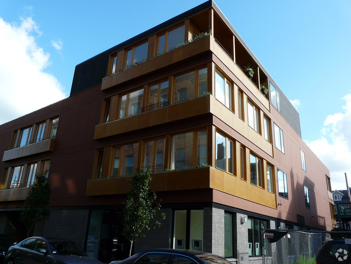 Building Photo - 321 W 2nd St