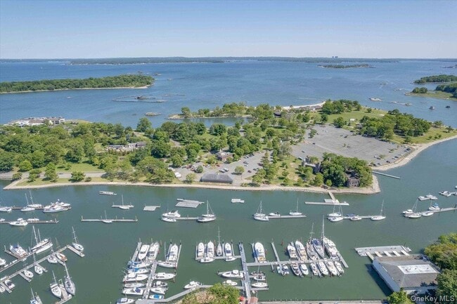 Foto del edificio - 437 Pelham Rd