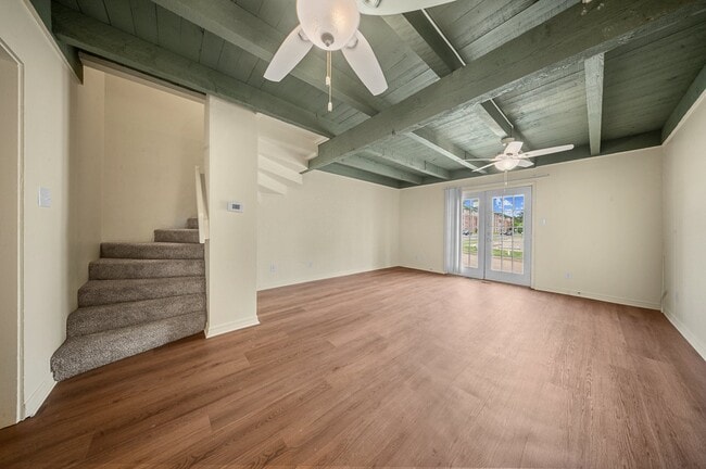 Building Photo - 208 E Starr Ave