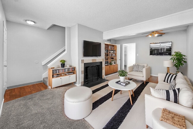 Living Room - Union Flats and Townhomes