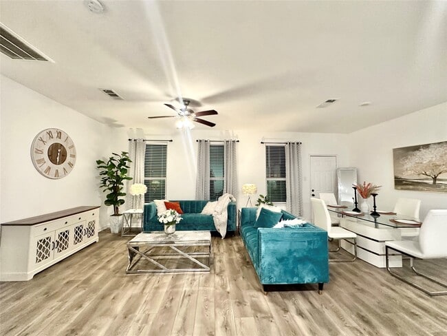 Foto del edificio - 11218 Beverley Pk St