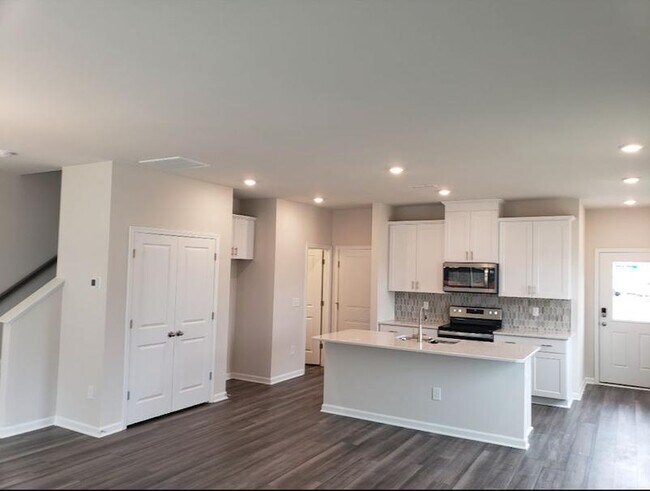 Foto del edificio - 280 Brook Farm Ln
