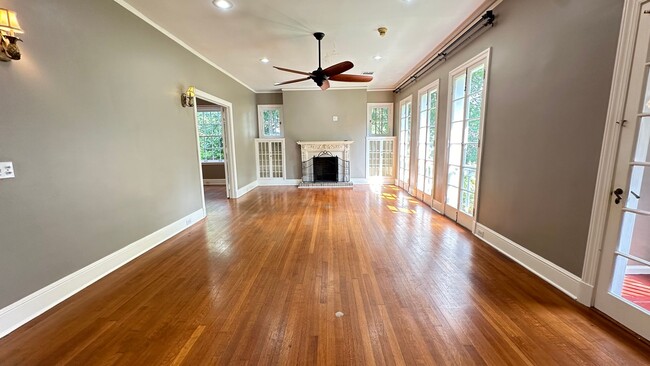 Foto del edificio - Beautiful 3-4 bedroom home in Monroe's Gar...