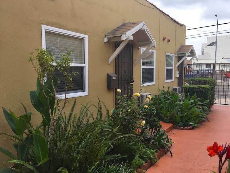 Foto principal - 1266 N Virgil Ave