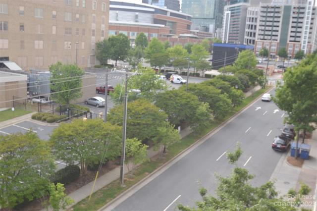 Foto del edificio - 525 E 6th St