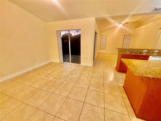 Foto del edificio - 909 Gateshead Ct