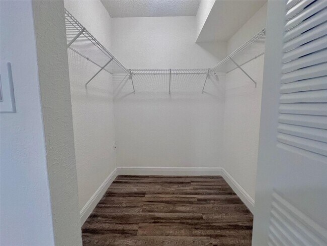 Foto del edificio - 9357 SW 77th Ave