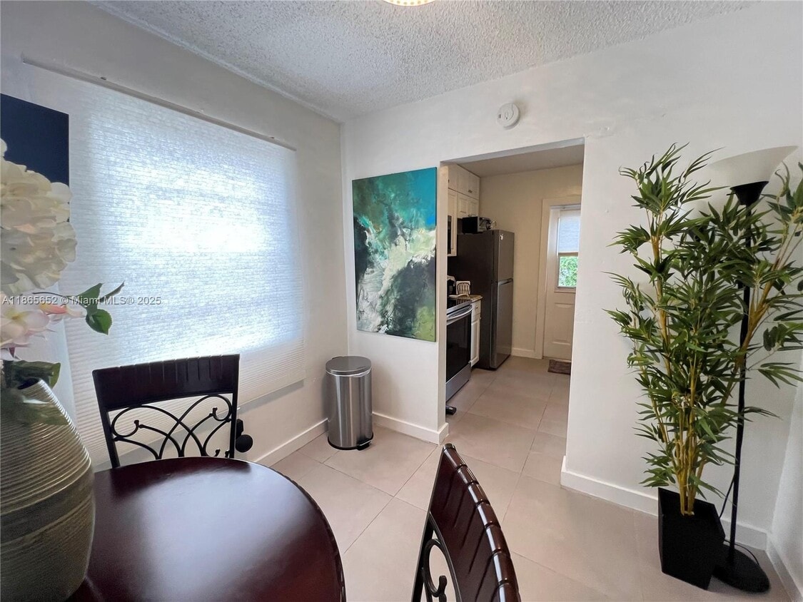 Foto principal - 7179 SW 21st St