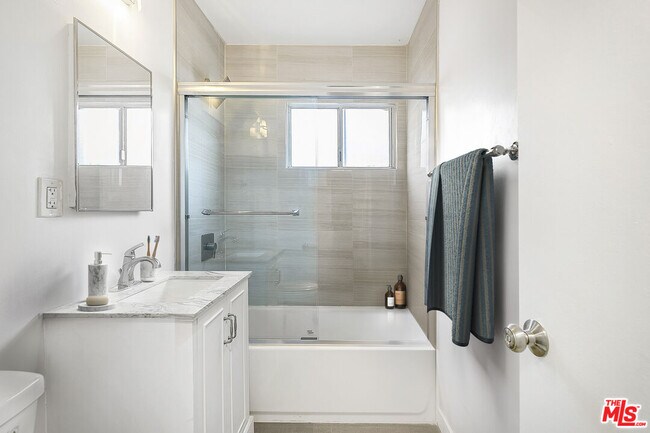 Foto del edificio - 2727 Abbot Kinney Blvd