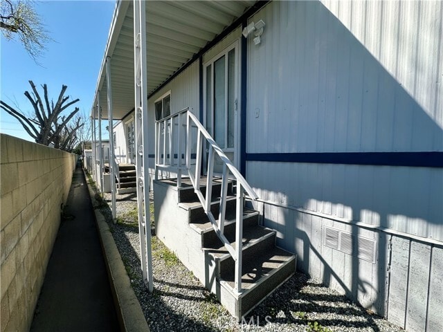 Building Photo - 1150 N Kirby St