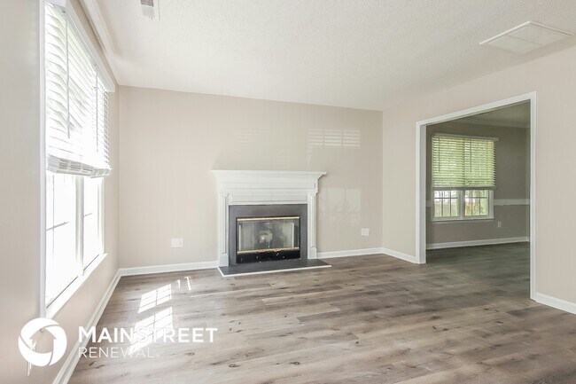 Building Photo - 3345 Daingerfield Dr