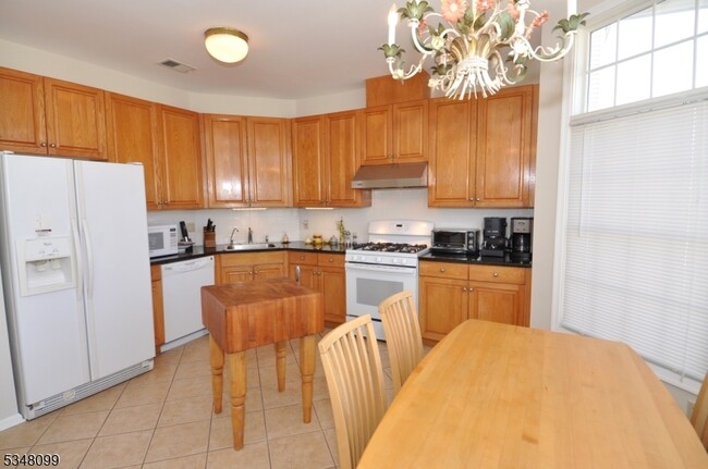 Building Photo - 216 Turlington Ct