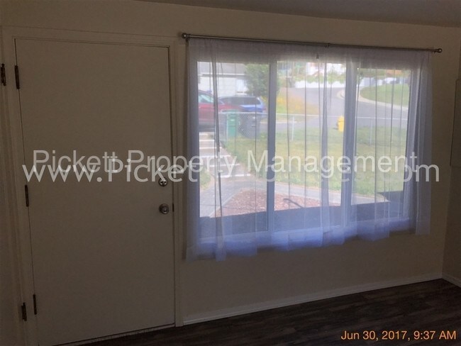 Foto del edificio - 1736 Bloomington Ave