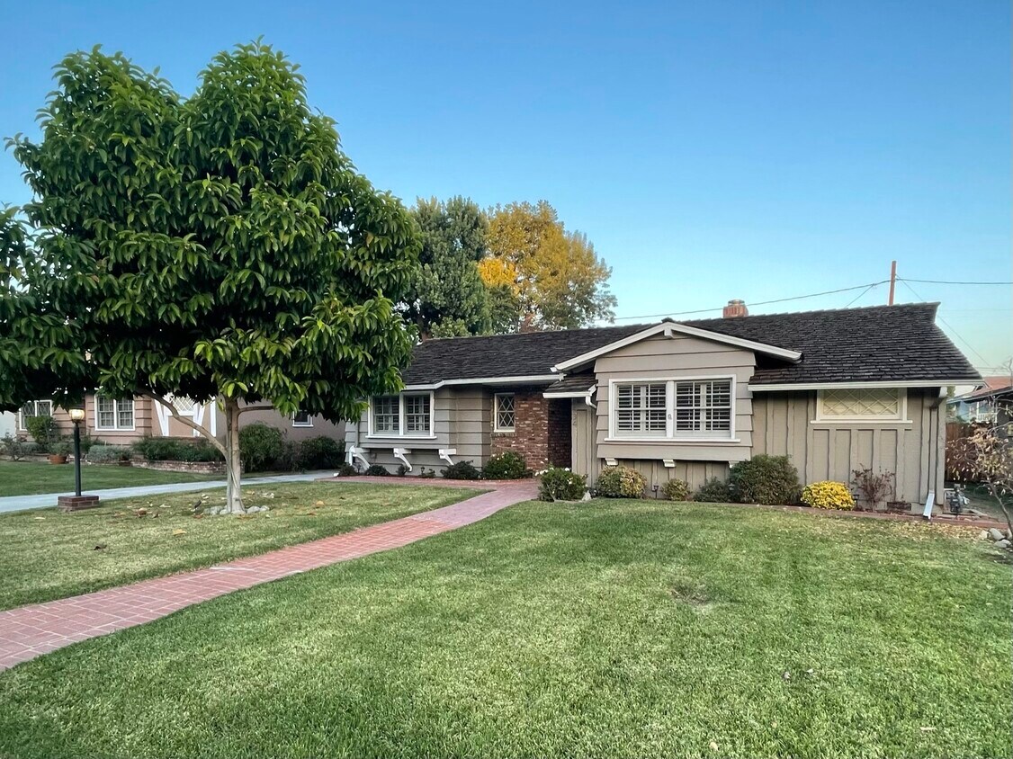 Front - 434 Wenham Rd