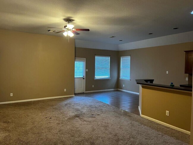 Building Photo - 23706 Red Glade Ct