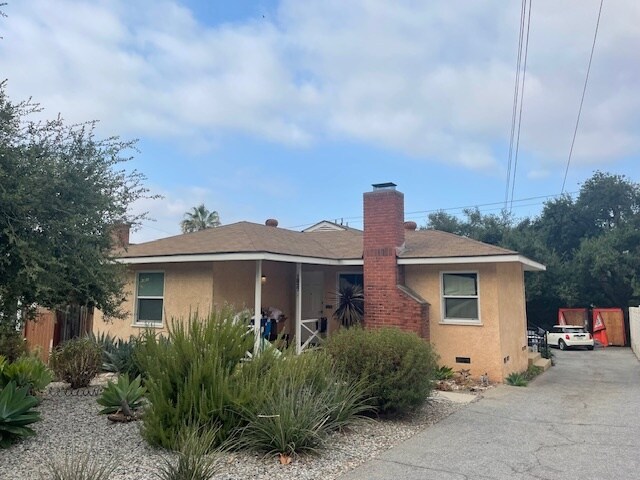 Primary Photo - 1827 N Verdugo Rd