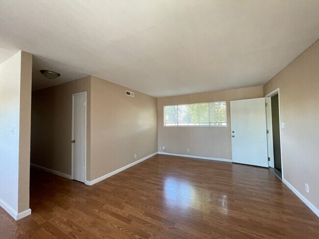 Foto del edificio - 3 Bedroom unit available in Hayward!